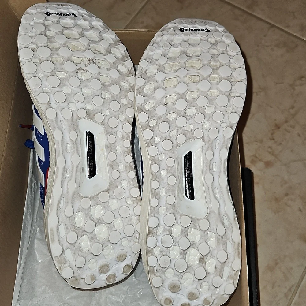 Adidas Ultraboost...Mens 8 - Picture 4 of 4